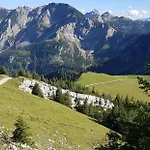 Appartement Kienberg - Modernes 2-zimmer-apartment Im Allgaeu-stil Mit Alpenpanorama In Zentraler Lage In *